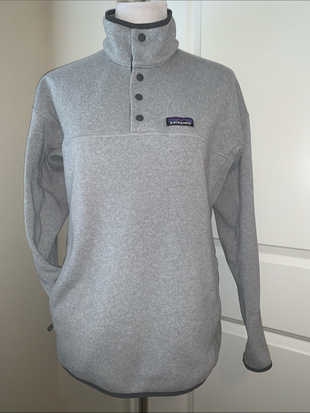 PATAGONIA BRAND NEW SIZE LARGE SUPER SOFT PULLOVER